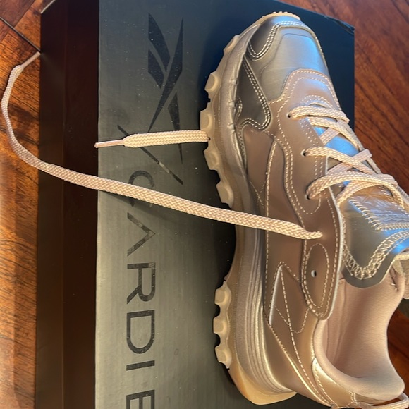 Cardi B Reebok Rose Gold - Picture 3 of 5